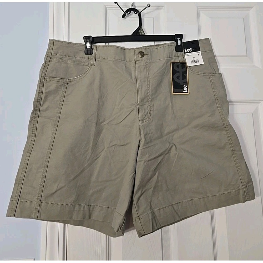 Lee Womens Bermuda‎ Short Size 20 Mushroom 8" Inseam NWT